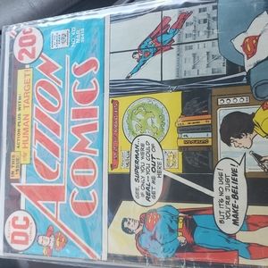 Action comics issue number 422